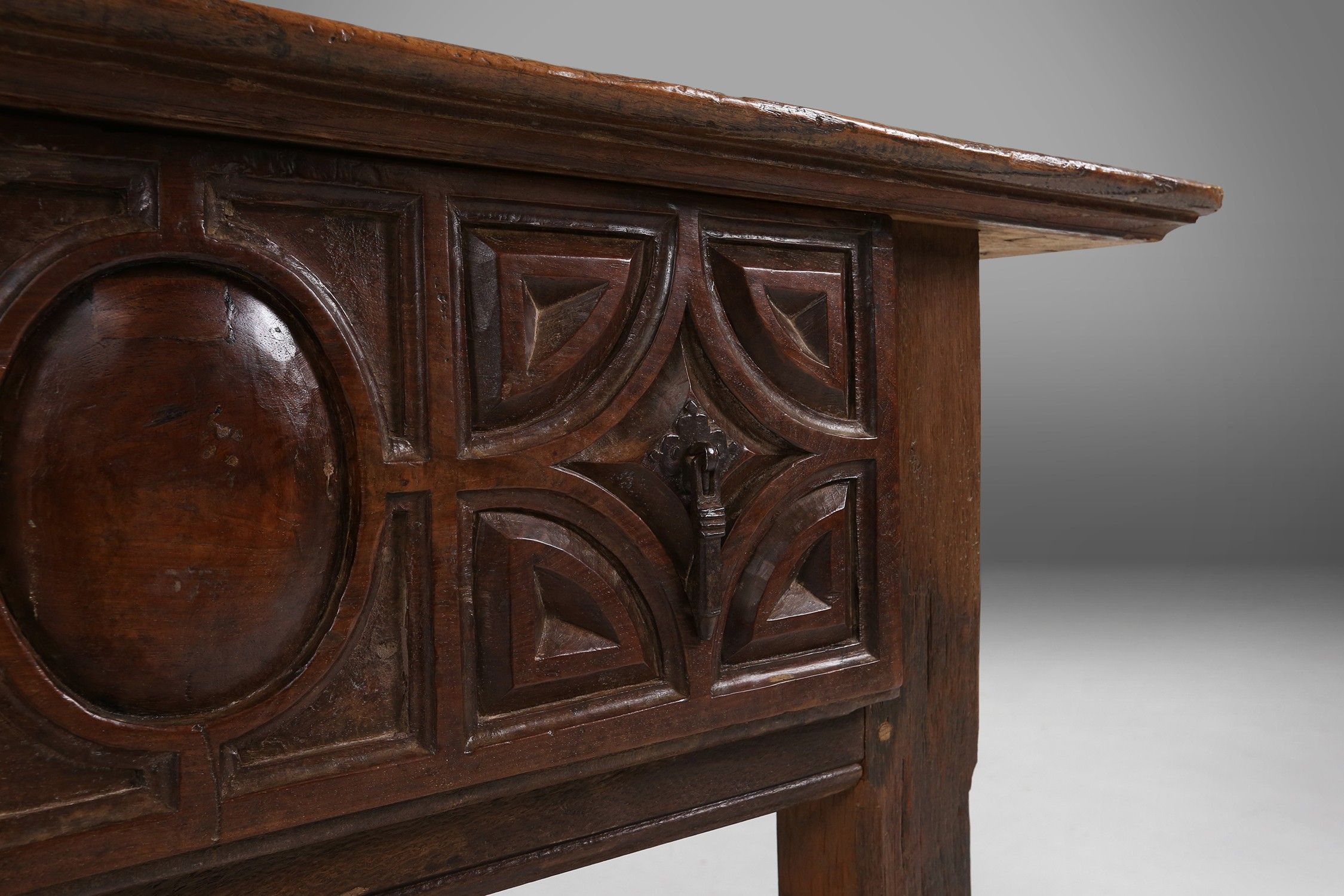 Antique Spanish Console Table in carved Oak, 18th Centurythumbnail